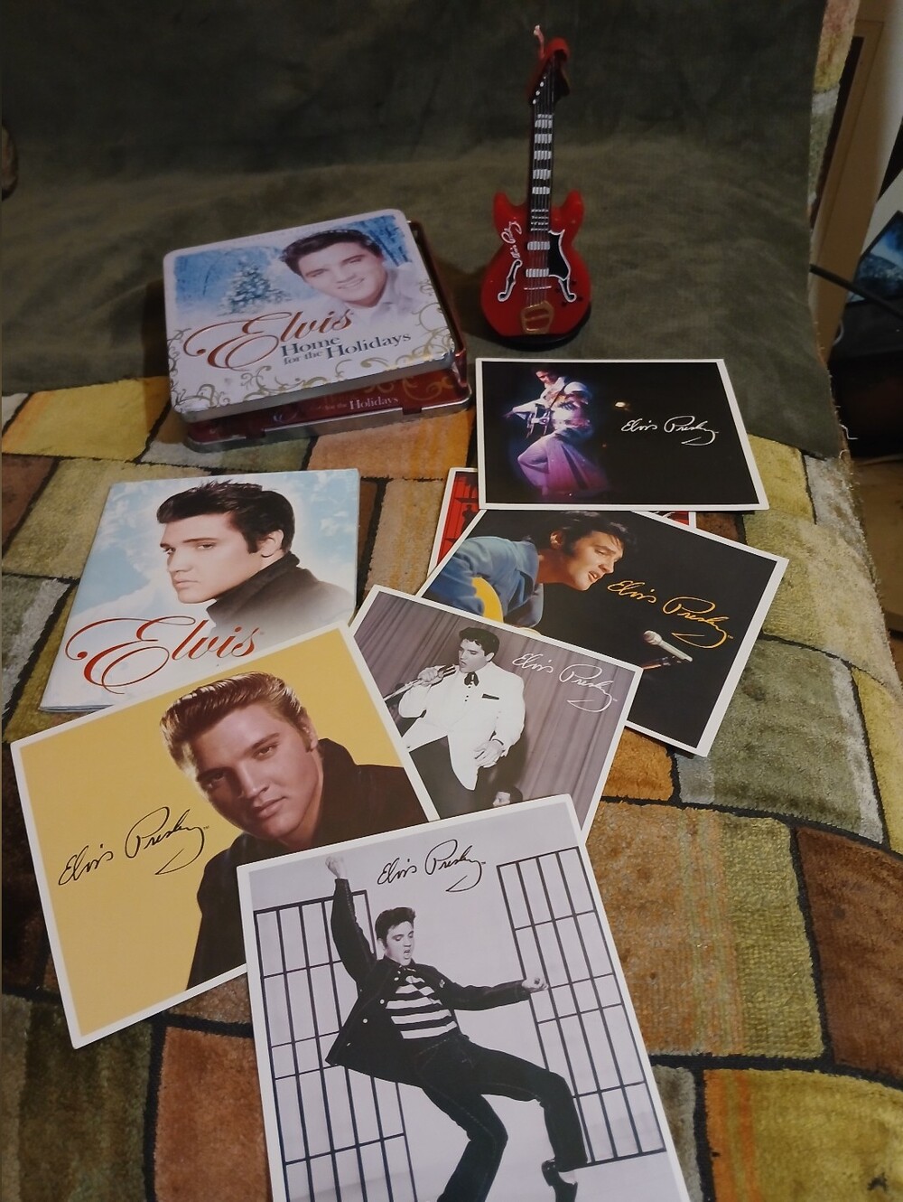 "Home for the Holidays" by Elvis Presley Candle Guitar